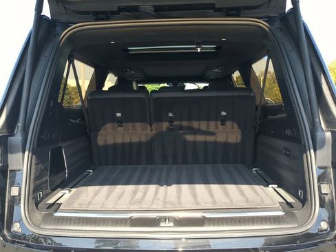 Used 2023 Jeep Grand Wagoneer L Series II w/ Premium Group II image 14