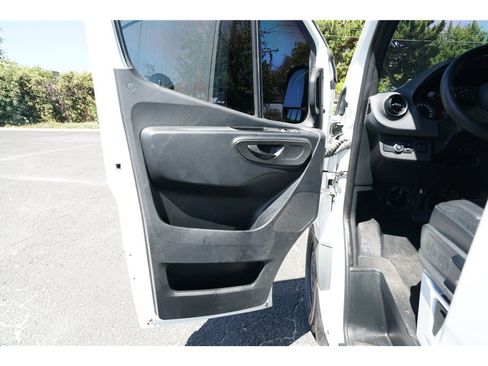Used 2021 Mercedes-Benz Sprinter 2500 image 17