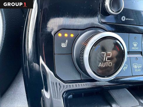 Used 2021 Toyota Highlander XLE image 34