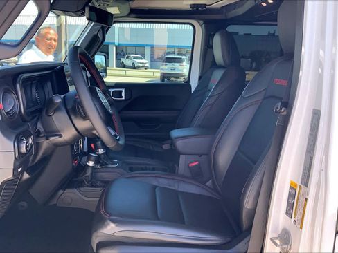 Used 2024 Jeep Gladiator Rubicon image 13