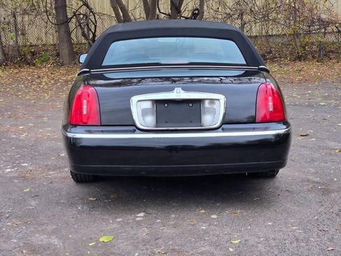 Used 2000 Lincoln Town Car Executive image 5
