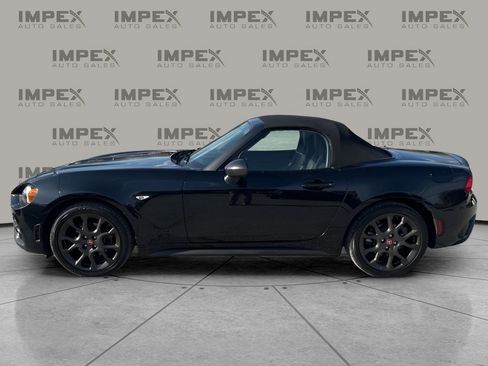 Used 2017 FIAT 124 Spider Abarth image 2