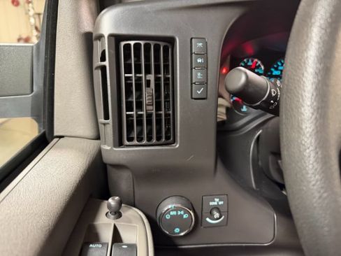 Used 2024 Chevrolet Express 3500 LT w/ LT Preferred Equipment Group RWD image 16