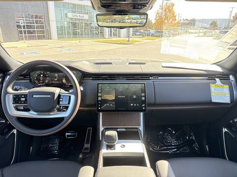 New 2025 Land Rover Range Rover SE image 20