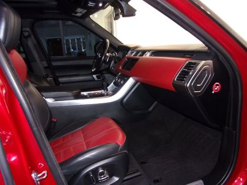 Used 2016 Land Rover Range Rover Sport HSE image 16