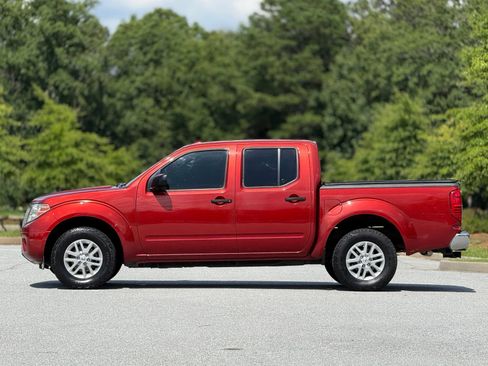 Used 2016 Nissan Frontier SV w/ SV Value Truck Package RWD image 9