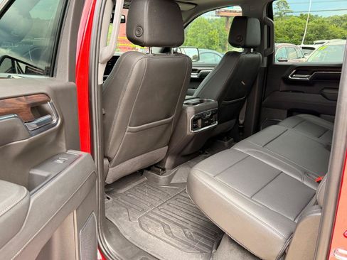 Used 2024 GMC Sierra 1500 SLT AWD/4WD image 15