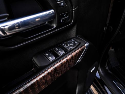 Used 2021 GMC Sierra 3500 Denali w/ Denali Black Diamond Edition image 33