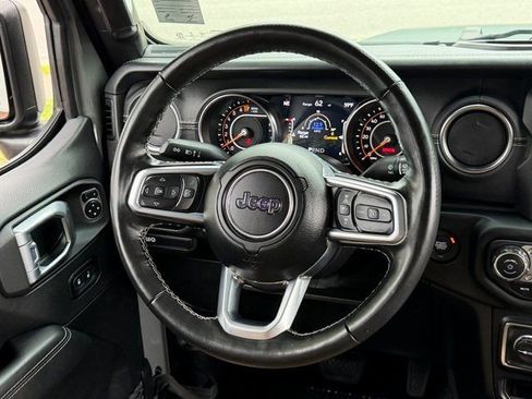 Used 2021 Jeep Gladiator Overland w/ Popular Equipment Package AWD/4WD image 4