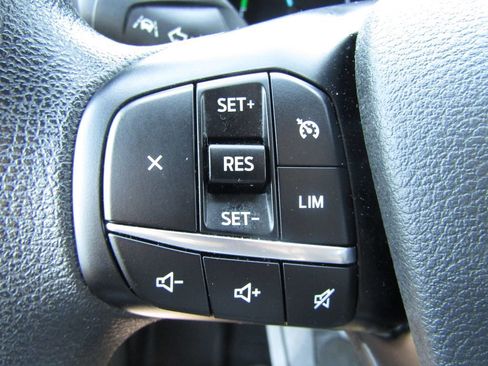 Used 2024 Ford E-Transit 148 Medium Roof image 22