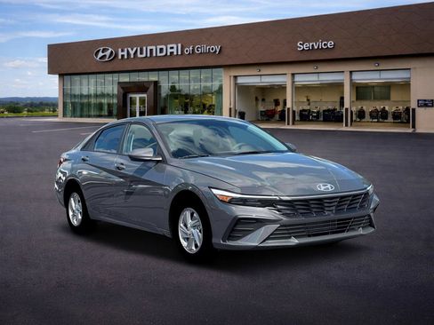 New 2026 Hyundai Elantra SE FWD image 11