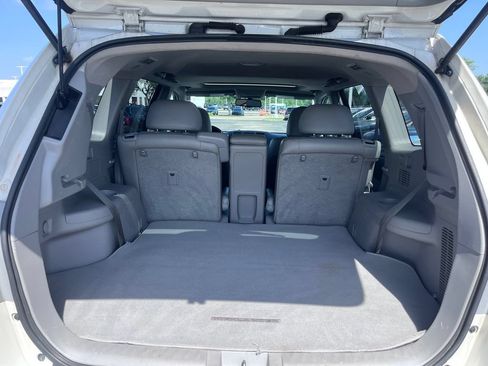 Used 2013 Toyota Highlander Limited AWD/4WD image 25