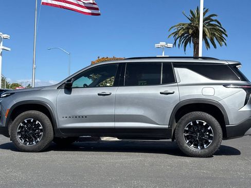 Used 2025 Chevrolet Traverse Z71 image 8