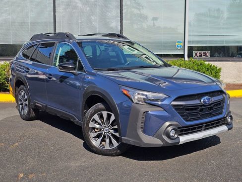 Used 2023 Subaru Outback Limited AWD/4WD image 1