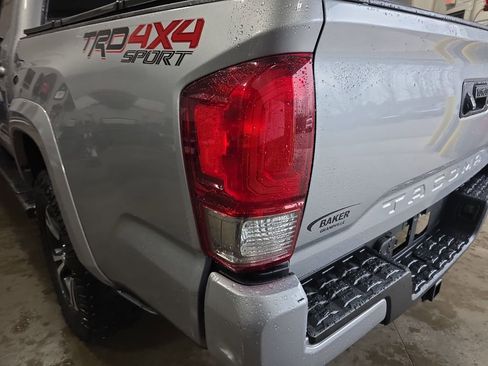 Used 2016 Toyota Tacoma TRD Sport w/ Towing Package image 37