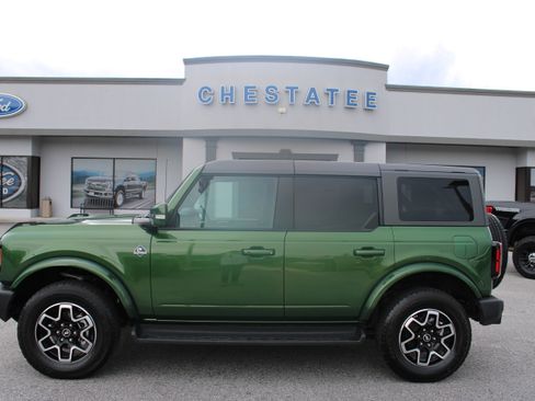 Used 2025 Ford Bronco Outer Banks AWD/4WD image 1