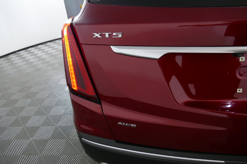 Used 2020 Cadillac XT5 Premium Luxury AWD/4WD image 32