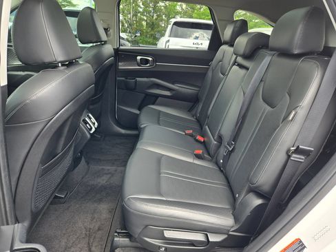 Used 2025 Kia Sorento S w/ Panoramic Sunroof Package FWD image 31