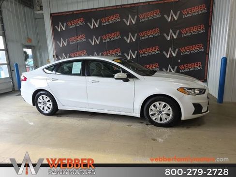 Used 2019 Ford Fusion S image 1