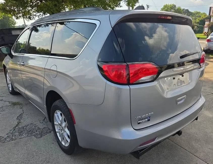 Used 2021 Chrysler Voyager Lxi FWD image 8