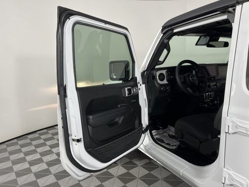 Used 2024 Jeep Wrangler Unlimited Sport AWD/4WD image 14