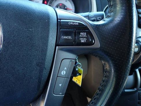 Used 2013 Honda Pilot Touring image 17