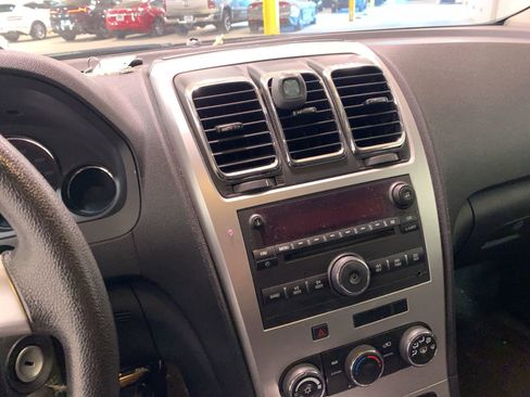 Used 2008 GMC Acadia SLE image 15