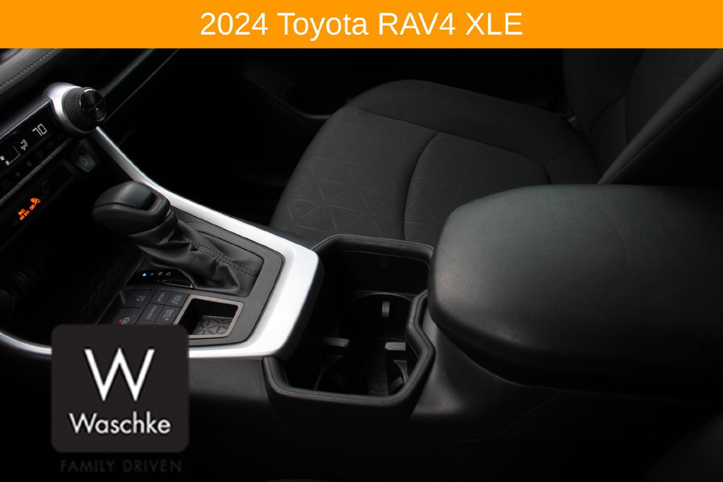 Used 2024 Toyota RAV4 XLE AWD/4WD image 31