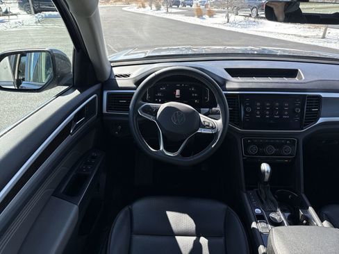 Used 2022 Volkswagen Atlas SE w/ Panoramic Sunroof Package image 15