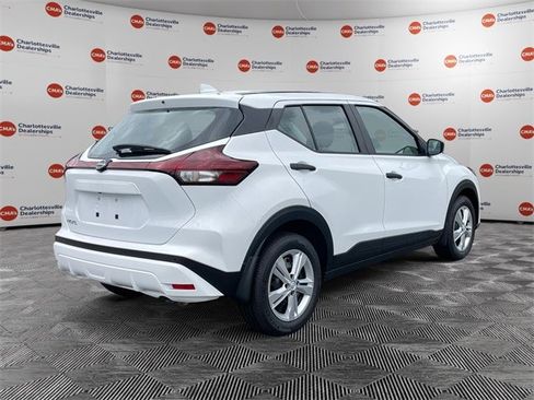 New 2025 Nissan Kicks Play S image 5