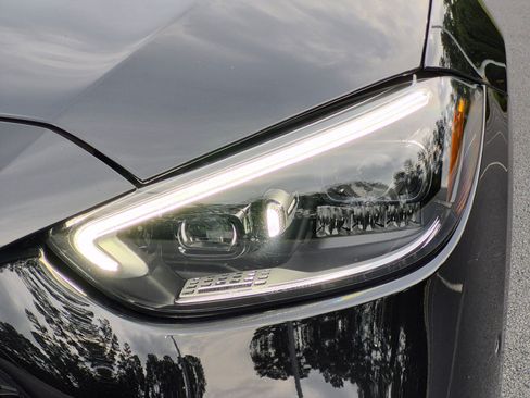 Used 2025 Mercedes-Benz C 300 4MATIC Sedan image 6