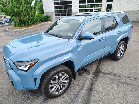 Used 2025 Toyota 4Runner Limited w/ Tow Technology Package AWD/4WD image 14