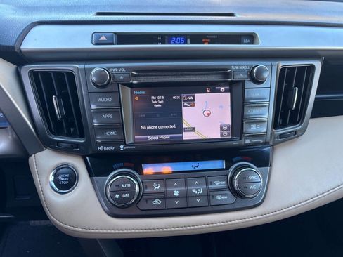 Used 2014 Toyota RAV4 Limited image 17