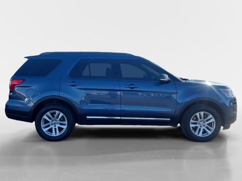 Used 2019 Ford Explorer XLT w/ Equipment Group 201A image 7