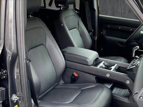 Used 2025 Land Rover Defender 110 S image 29