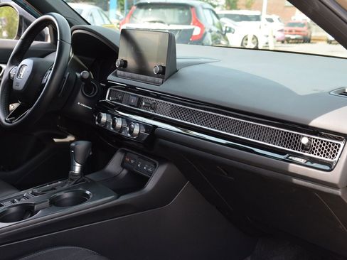 Used 2025 Honda Civic Sport image 19