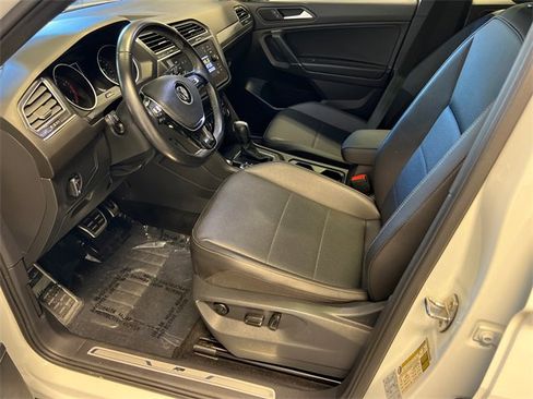 Certified 2020 Volkswagen Tiguan SE image 6