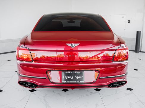 Used 2022 Bentley Flying Spur V8 image 7