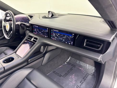 Used 2020 Porsche Taycan Turbo image 14