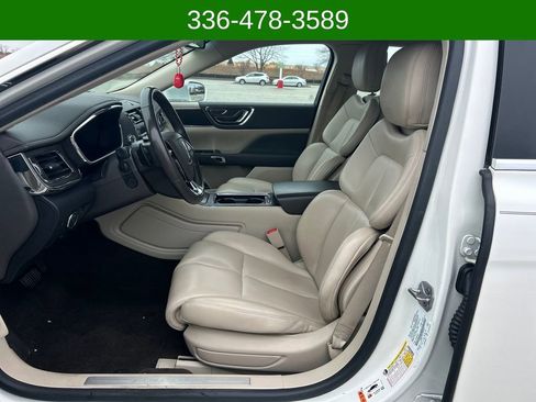 Used 2020 Lincoln Continental AWD w/ Convenience Package image 9