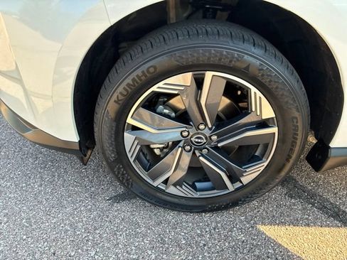 Used 2025 Nissan Murano SV AWD/4WD image 11