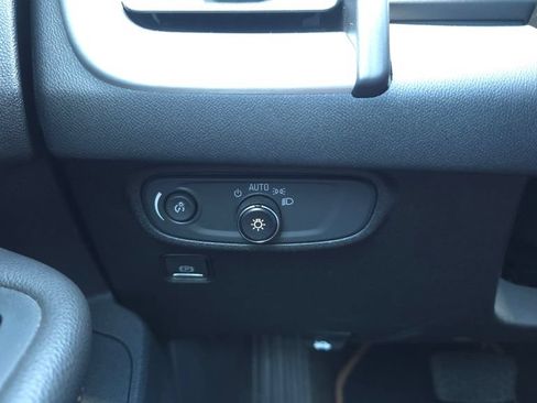 Used 2018 GMC Terrain SLE AWD/4WD image 28