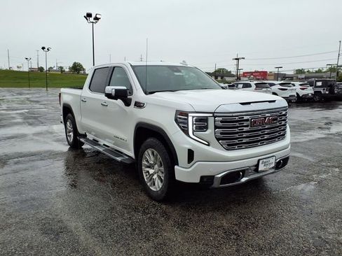 Used 2024 GMC Sierra 1500 Denali w/ Technology Package AWD/4WD image 6