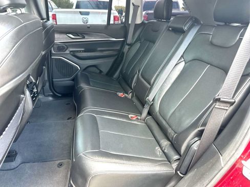 Used 2023 Jeep Grand Cherokee Limited w/ Luxury Tech Group II AWD/4WD image 23