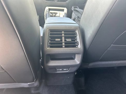 New 2026 Volkswagen Tiguan SE FWD image 43