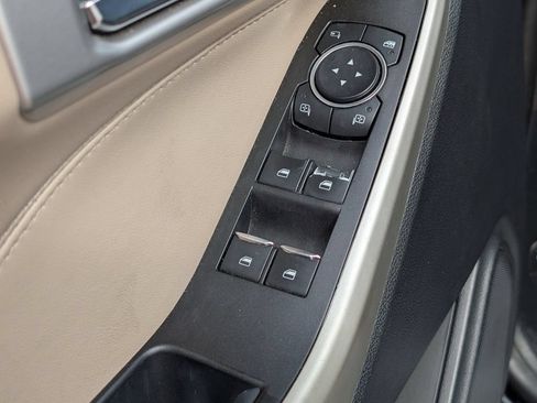 Used 2021 Ford Explorer Limited w/ Equipment Group 301A RWD image 17
