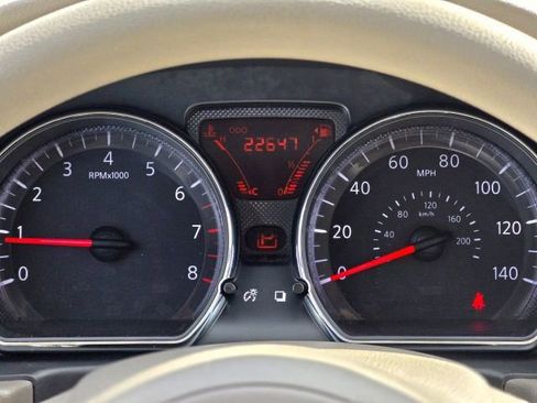 Used 2012 Nissan Versa SV image 14