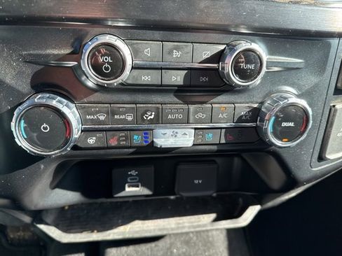 Used 2023 Ford F350 Lariat w/ FX4 Off-Road Package AWD/4WD image 26