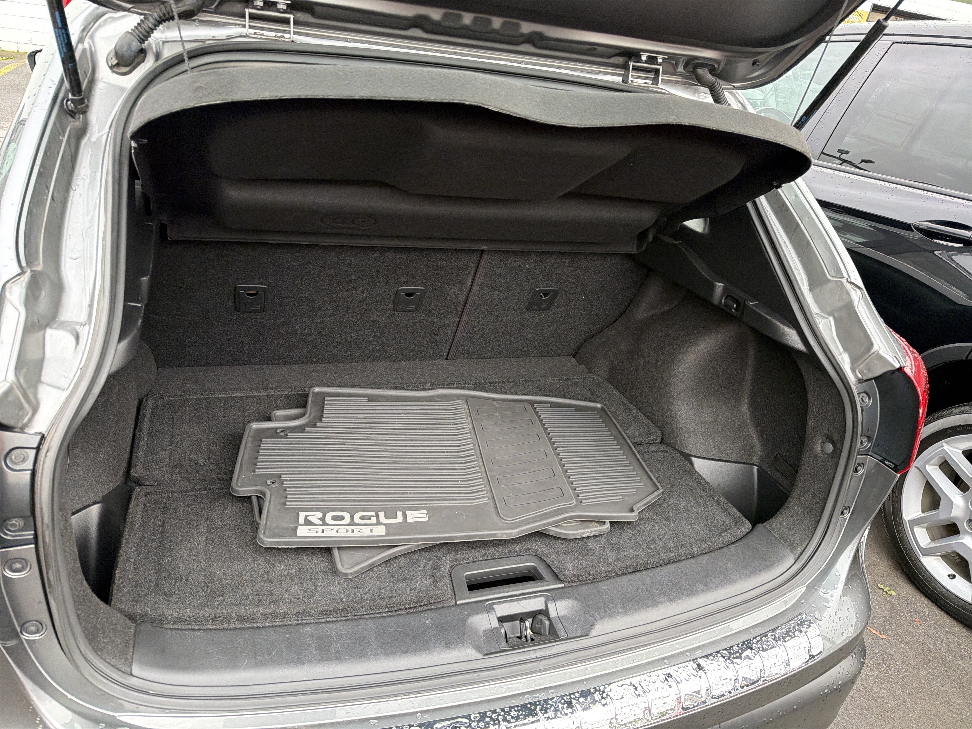 Used 2019 Nissan Rogue Sport SV w/ All-Weather Package AWD/4WD image 9