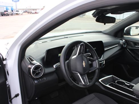 Used 2025 Chevrolet Equinox LT image 21